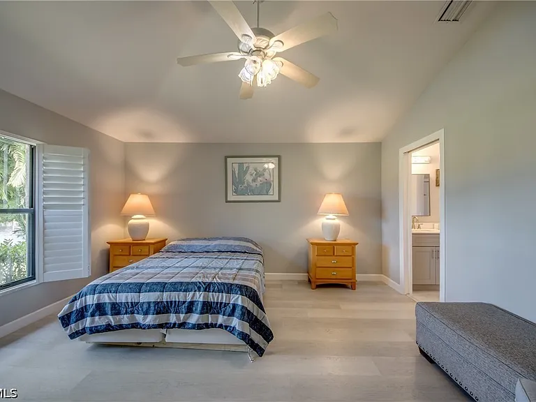 15472 Admiralty Cir #2 — Photo 28