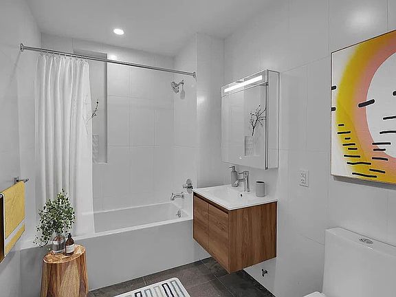 5th image of 280 Meeker Ave #512