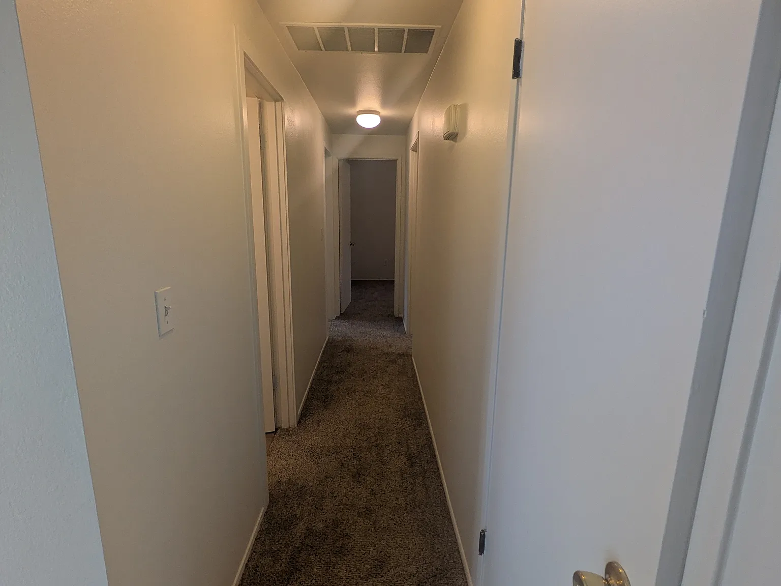 3 bed, 1.5 bath, 1275 sqft, $2,600 — Photo 2