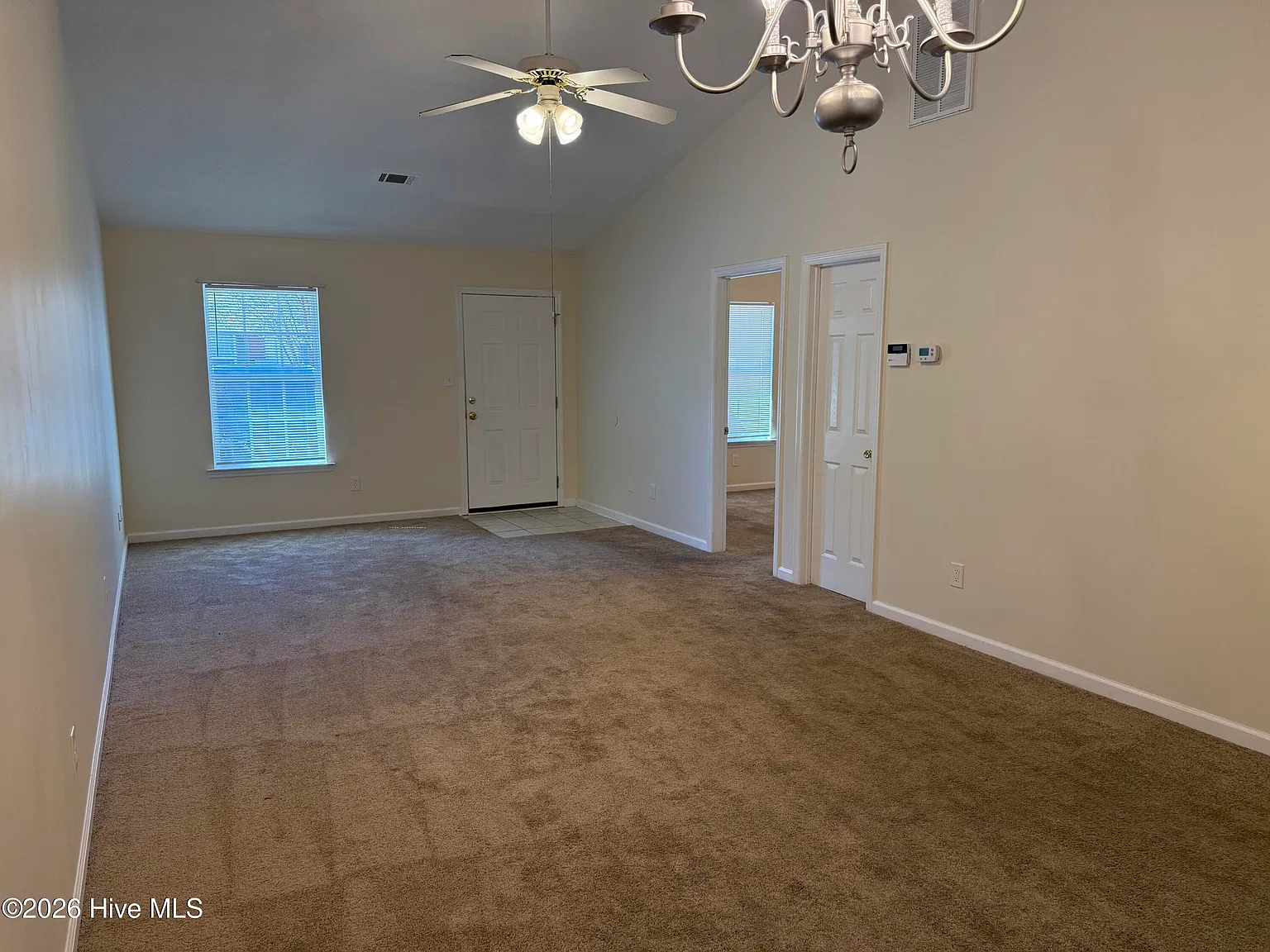 2 bed, 2.0 bath, 1092 sqft, $1,250 — Photo 2