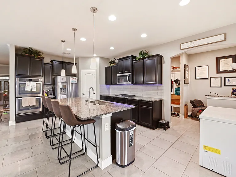 6813 Concho Crk — Photo 11
