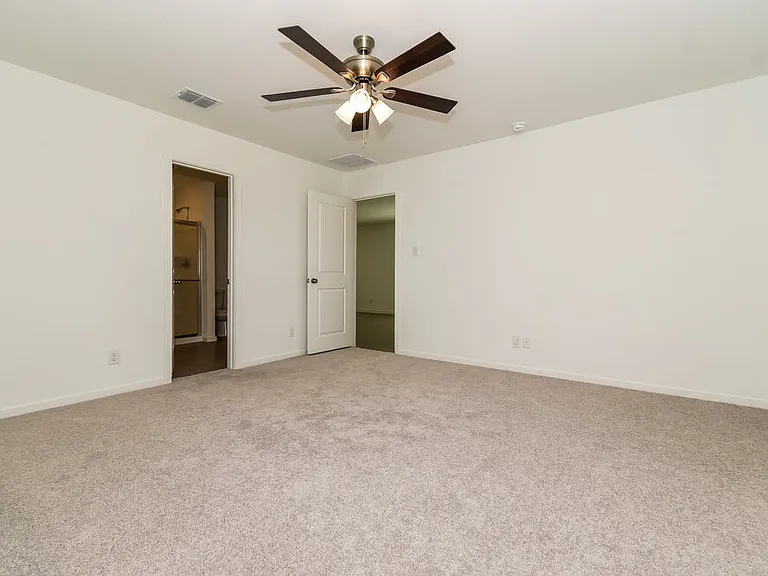 1719 Crossbill St — Photo 10