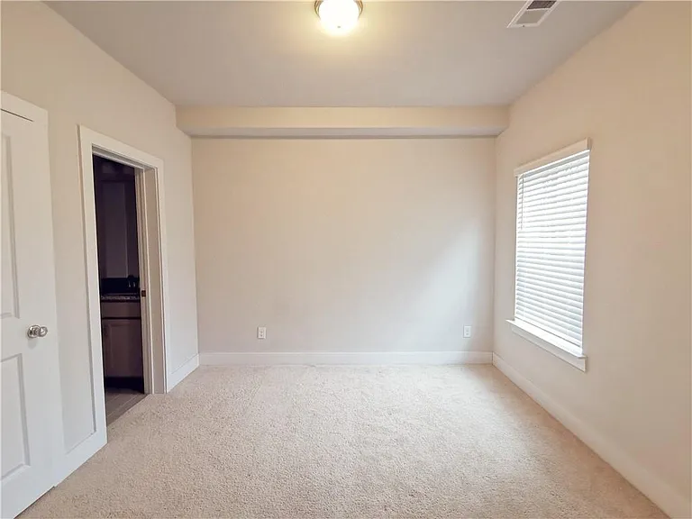 3795 Oxford Cir — Photo 15