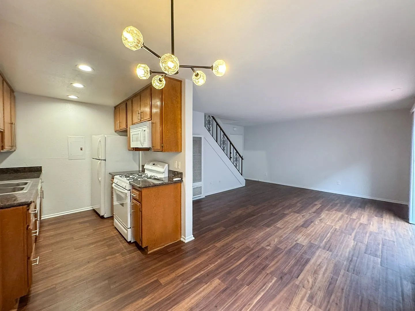 4071 Mclaughlin Ave — Photo 3