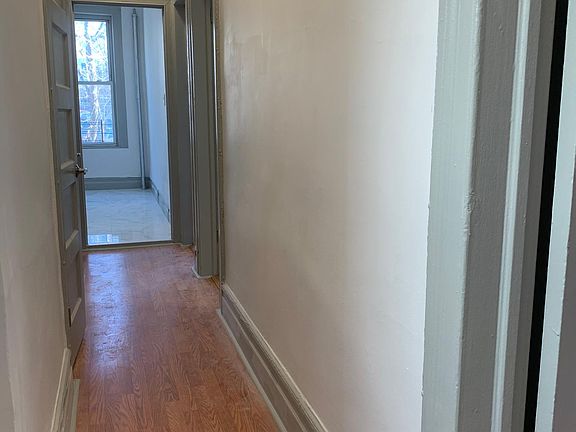 5th image of 1320 Findlay Ave #L