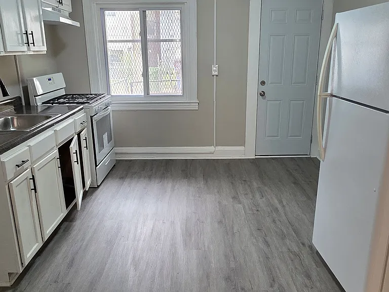 2622 Mura St — Photo 4