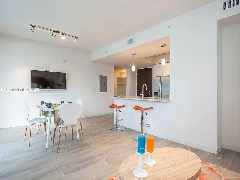 999 SW 1st Ave #1715 — Photo 8