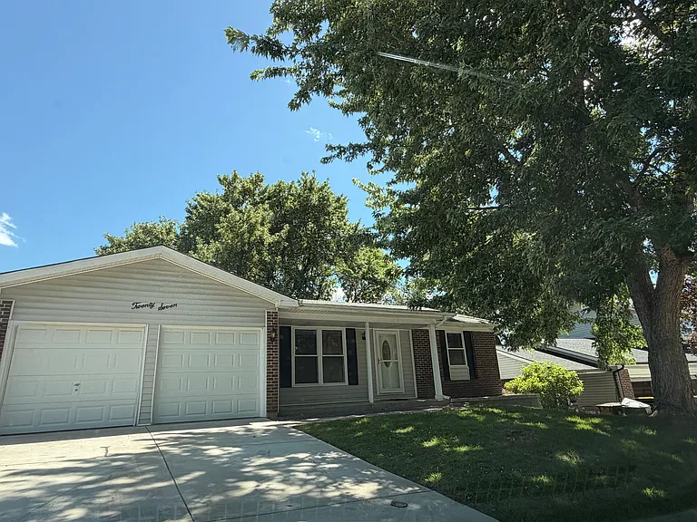 27 Millrace Dr — Photo 2