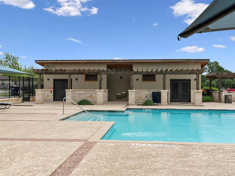 1805 Artesian Springs Xing — Photo 37