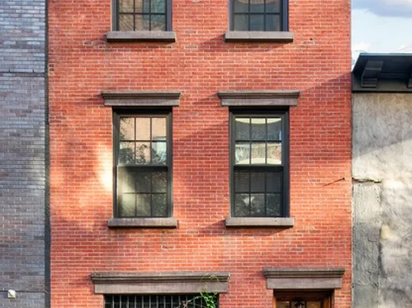 58 Downing Street image 1 of 12