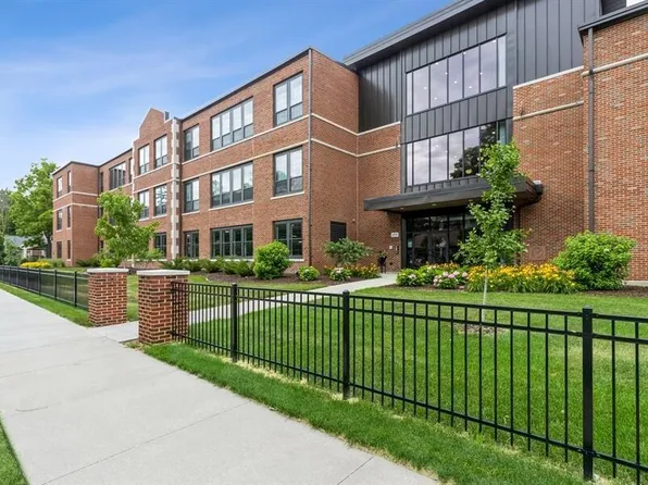 415 Stanton Ave Unit 208, Ames, IA 50014