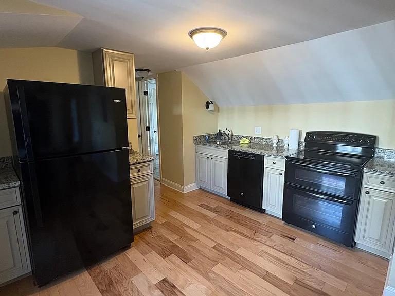 7 Coit St #2 — Photo 5