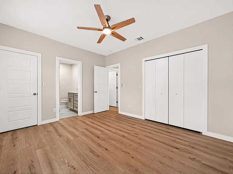 631 E Mistletoe Ave — Photo 12