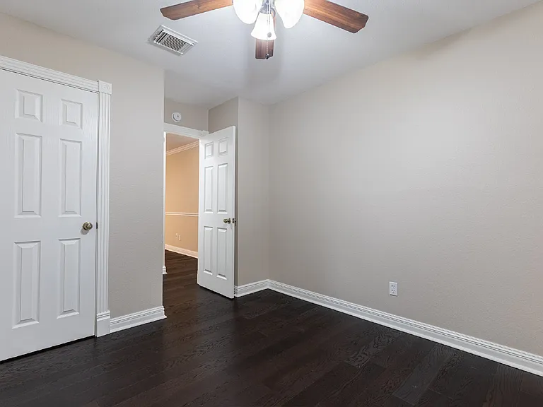 21514 Longwood — Photo 10