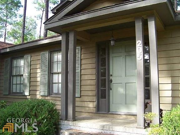 2nd image of 206 Aldred Ave