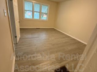 616 W Rogers St, Milwaukee, WI 53204