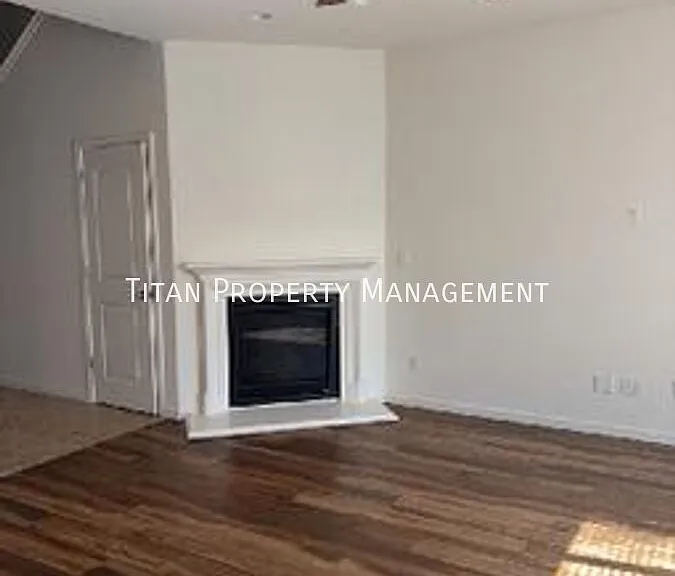 1904 Ellesmere Loop — Photo 17