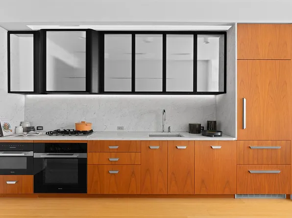 110 Charlton St APT 6F, New York, NY 10014