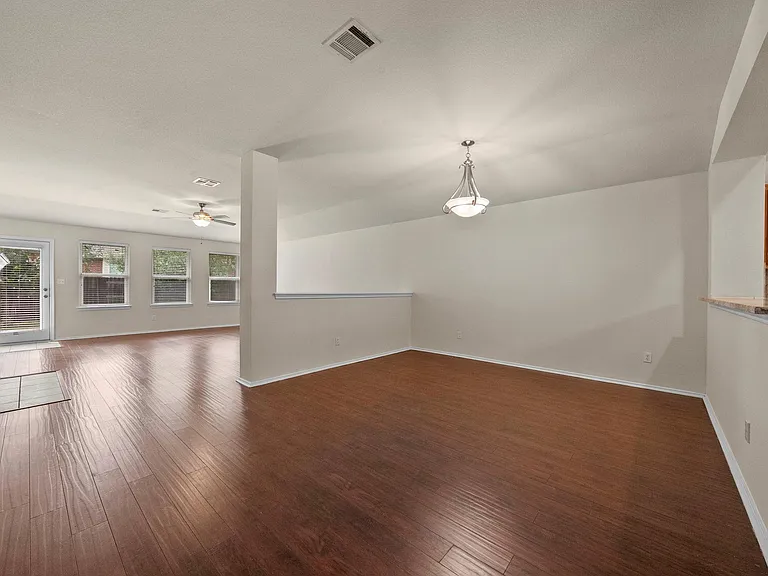 9424 Castle Pines Dr — Photo 11