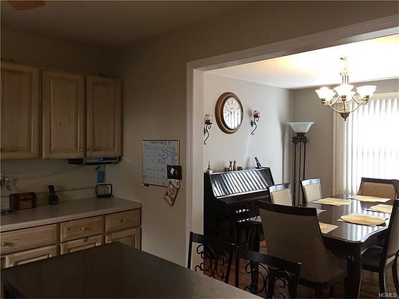 3rd image of 289 Sommerville Pl