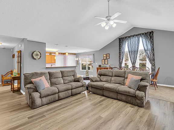 5th image of 7151 Brant Pointe Cir
