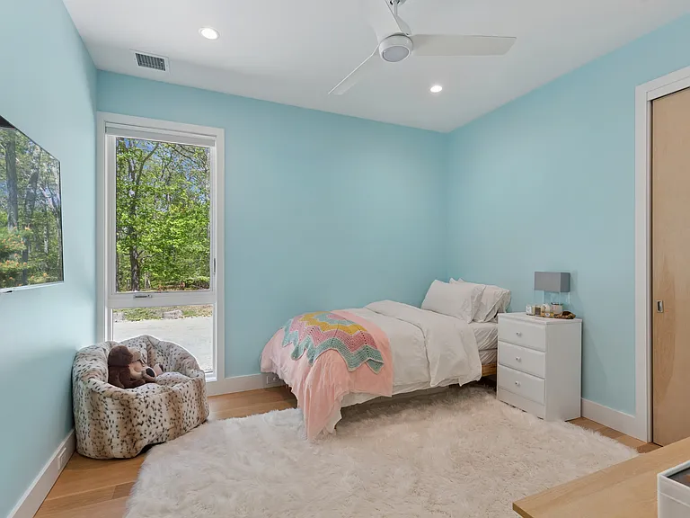 6710 Soundview Ave — Photo 17