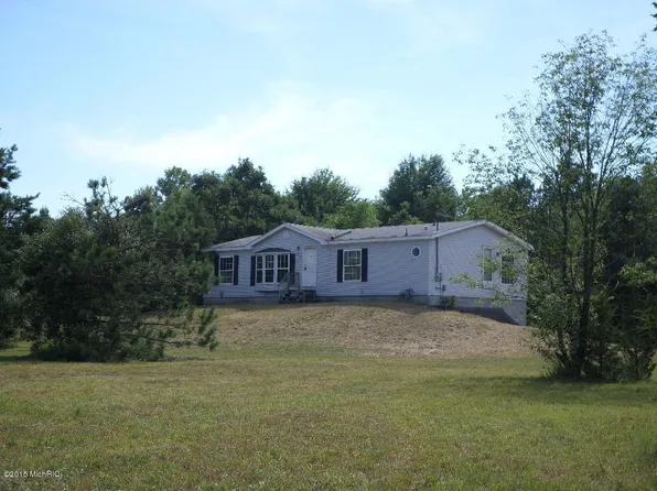 2360 55th St, Fennville, MI 49408