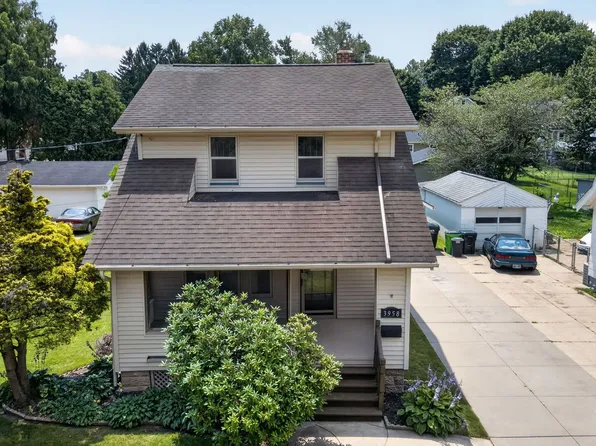 3958 Eleanor St, Mogadore, OH 44260