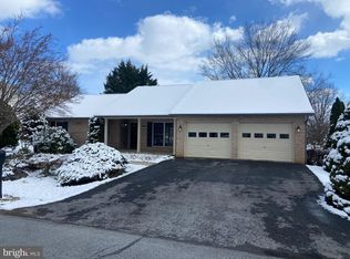 51 Pembroke Ln, Falling Waters, WV 25419