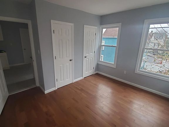 3rd image of 274 High St #5C