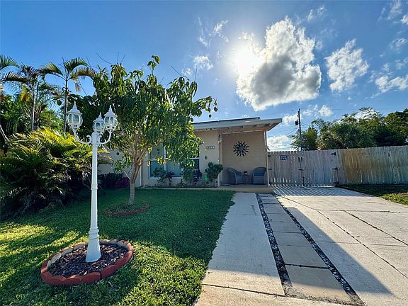 5th image of 4051 NE 12th Terrace