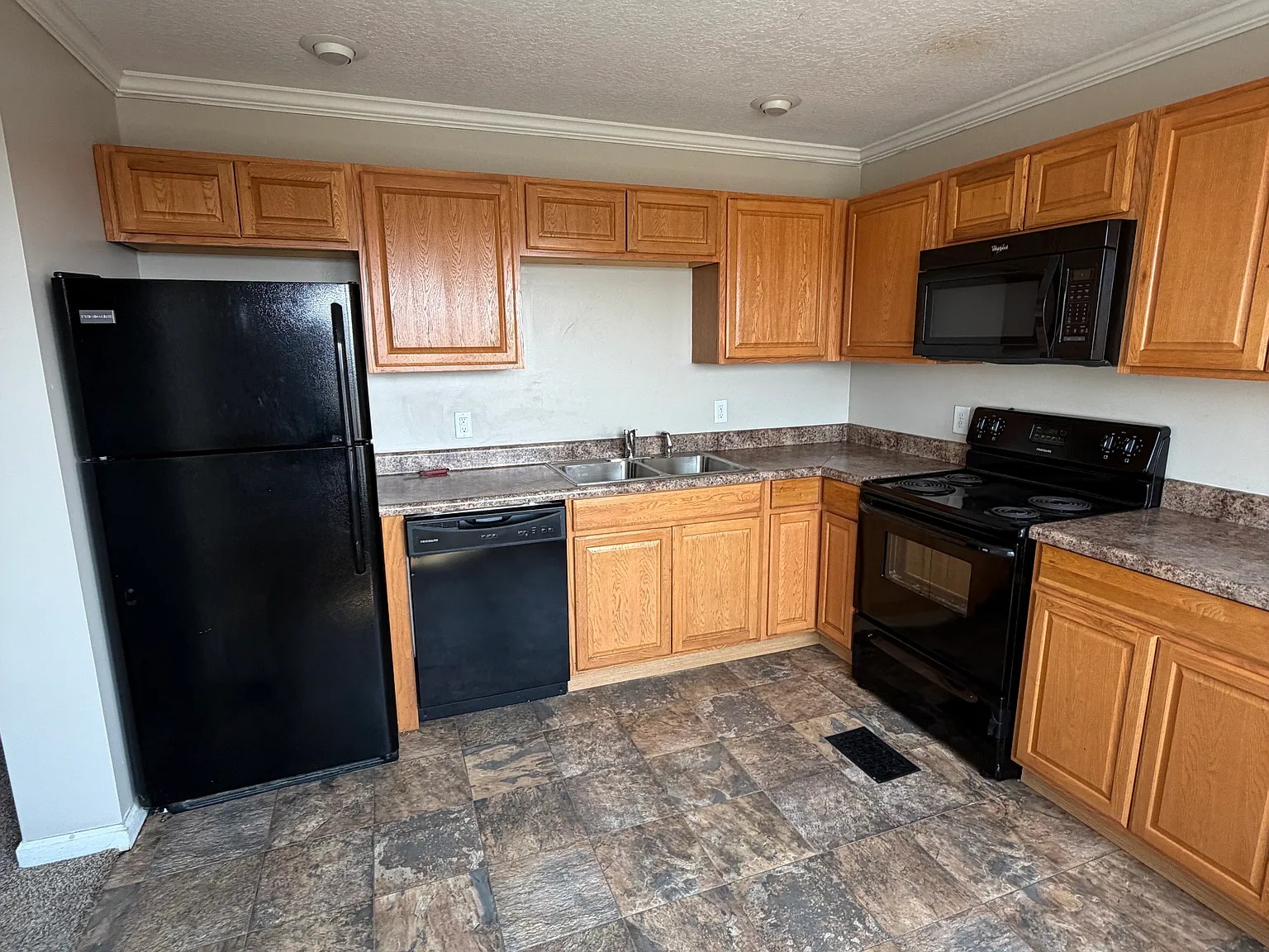 3 bed, 1216 sqft, $1,500 — Photo 3