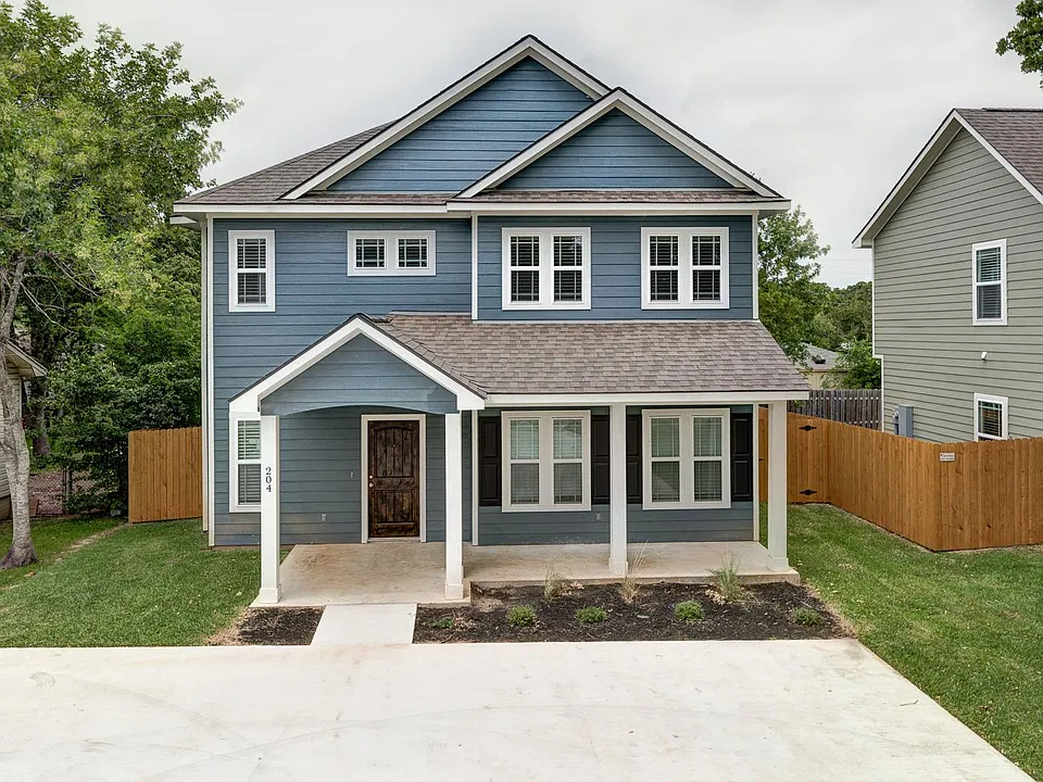 204 Tee Dr