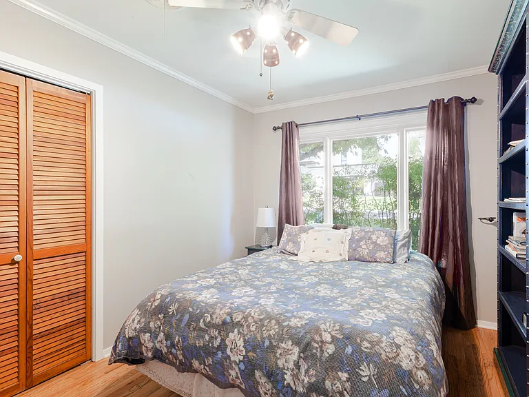 2410 Elmglen Dr — Photo 12