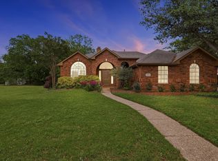 2402 Ravinia Dr, Corinth, TX 76208