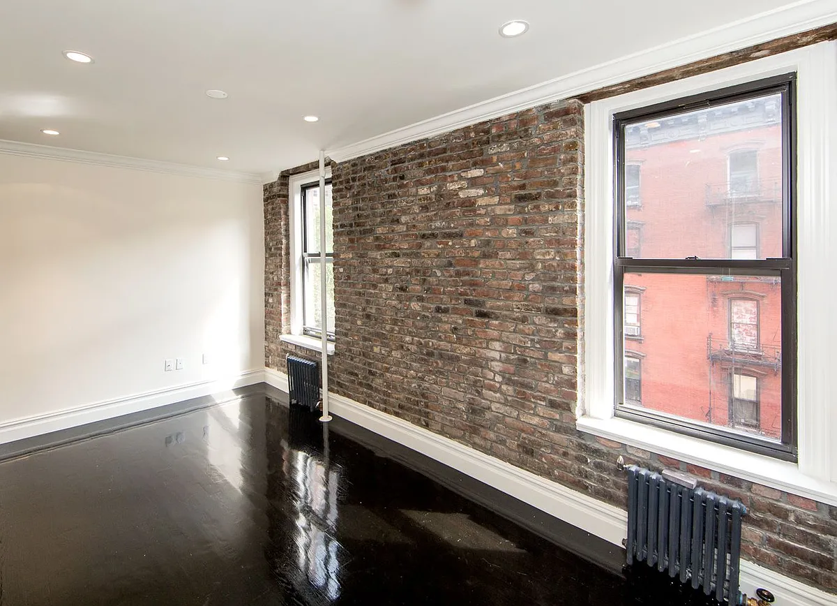 Building Photo - 24 E 38th St #4C