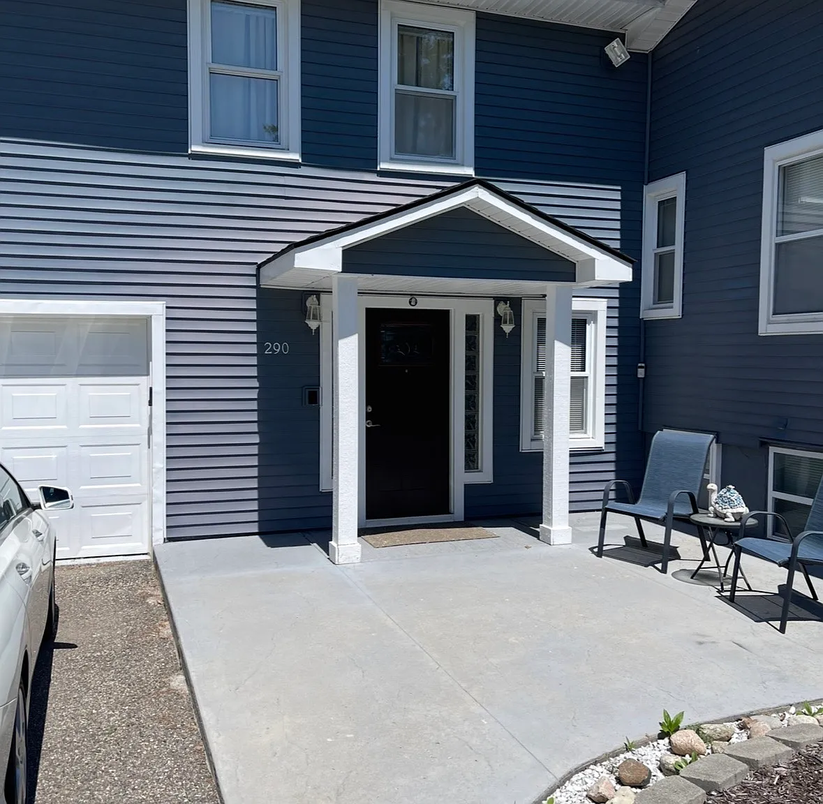 3 bed, 3.5 bath, 3002 sqft, $3,200 — Photo 1
