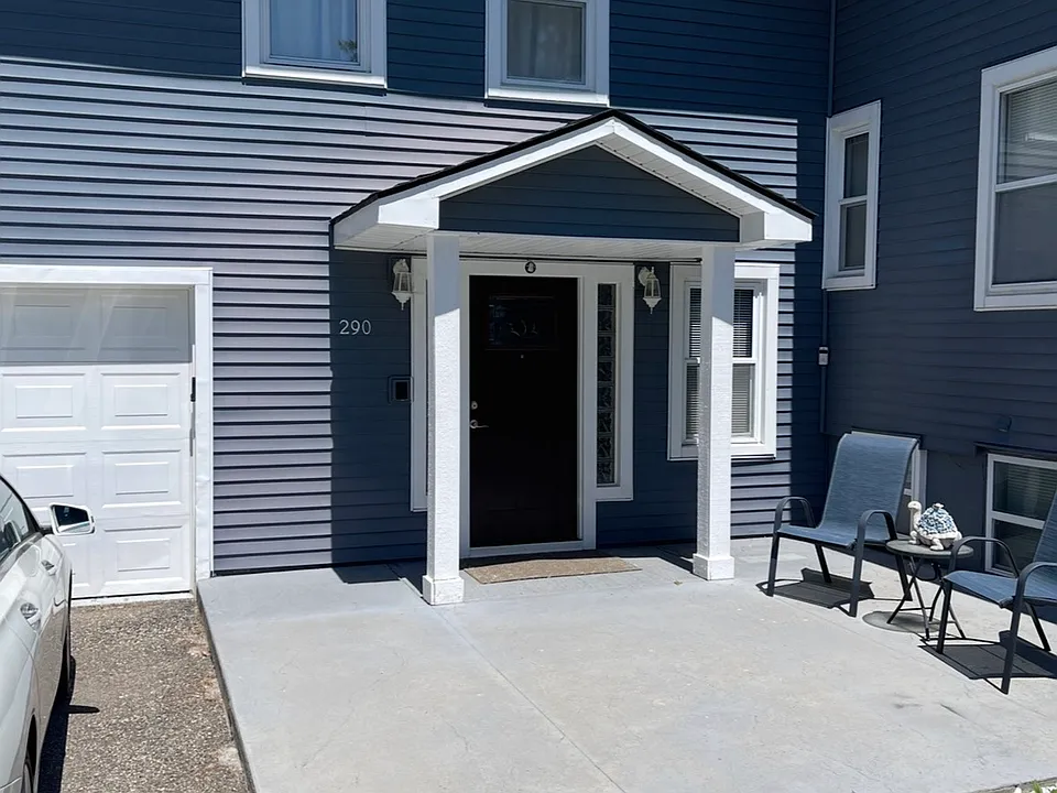 290 Shamrock Hl