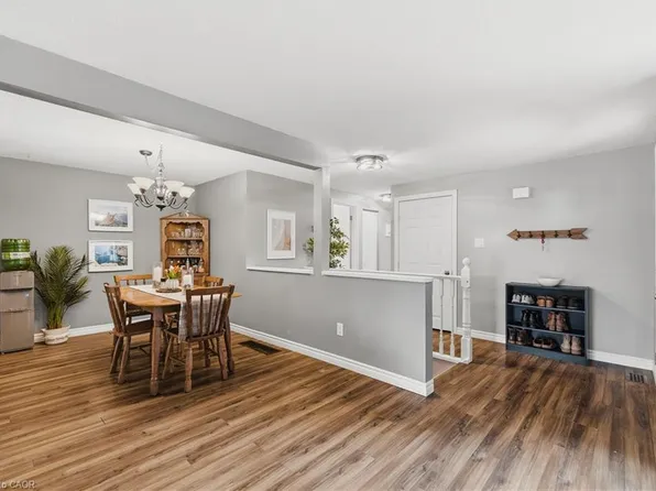 160 Carter Cres, Cambridge, ON N1R 6A9