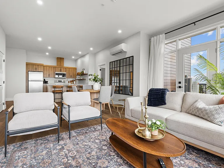 25 Capital Dr #THE EMERALD — Photo 22