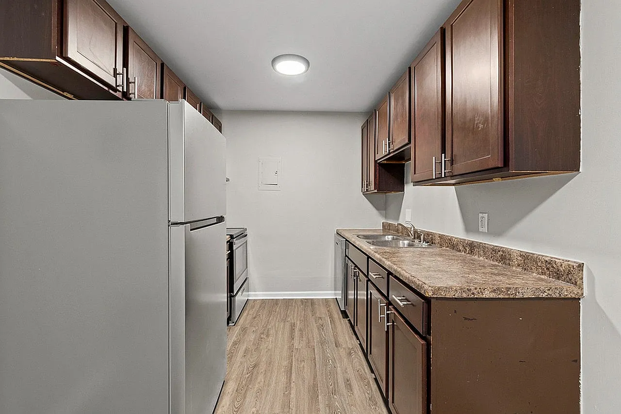 Pineview — Photo 1