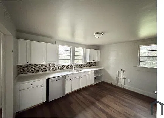3 bed, 1120 sqft, $700 — Photo 2