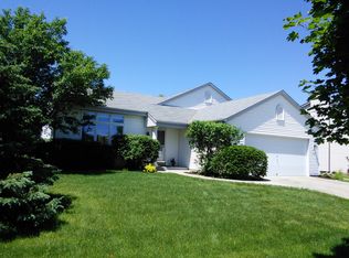 2100 Springbrook N, Waukesha, WI 53186