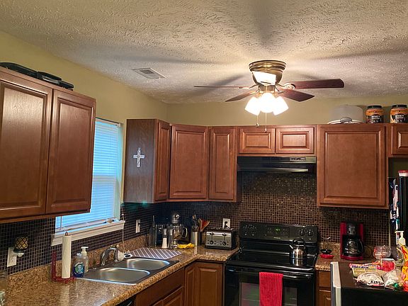 2nd image of 70-72 Hatchmor Dr #12