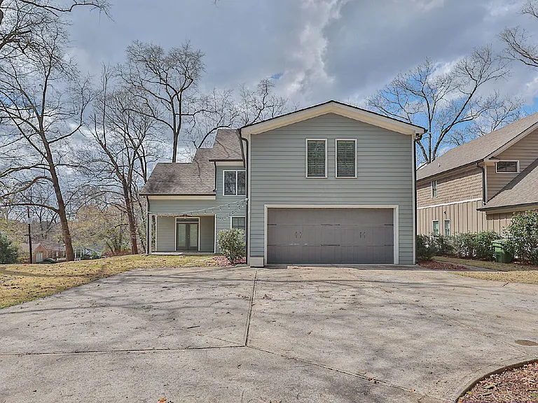 2033 Cherokee Dr — Photo 3