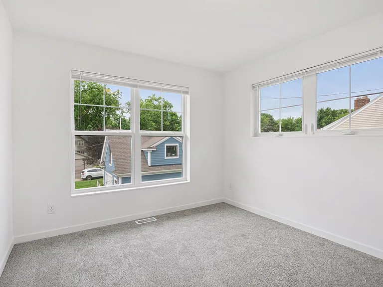 2062 Como Ave #2 — Photo 12
