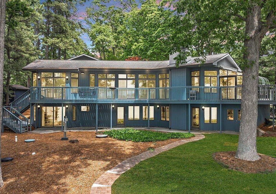 1st image of 230 Lee Dr