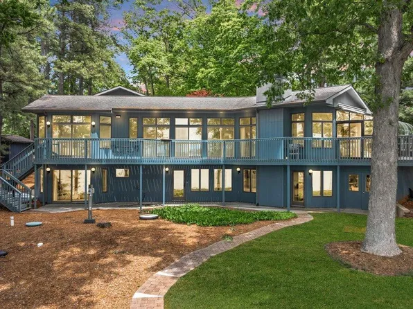 230 Lee Dr, Huddleston, VA 24104