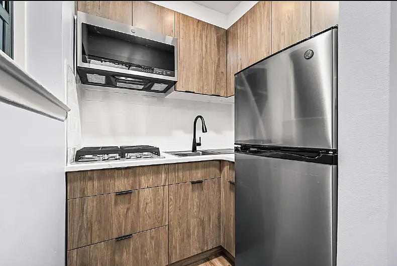 453 West 48th Street — Photo 3