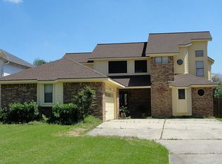 824 Davis Rd, League City, TX 77573